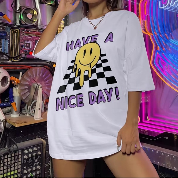 Smiling Face & Race Track Print T-Shirt, Casual Drop Shoulder Top - Picture 1 of 3